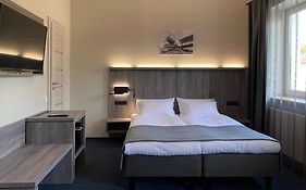 Brut Wine Hotel